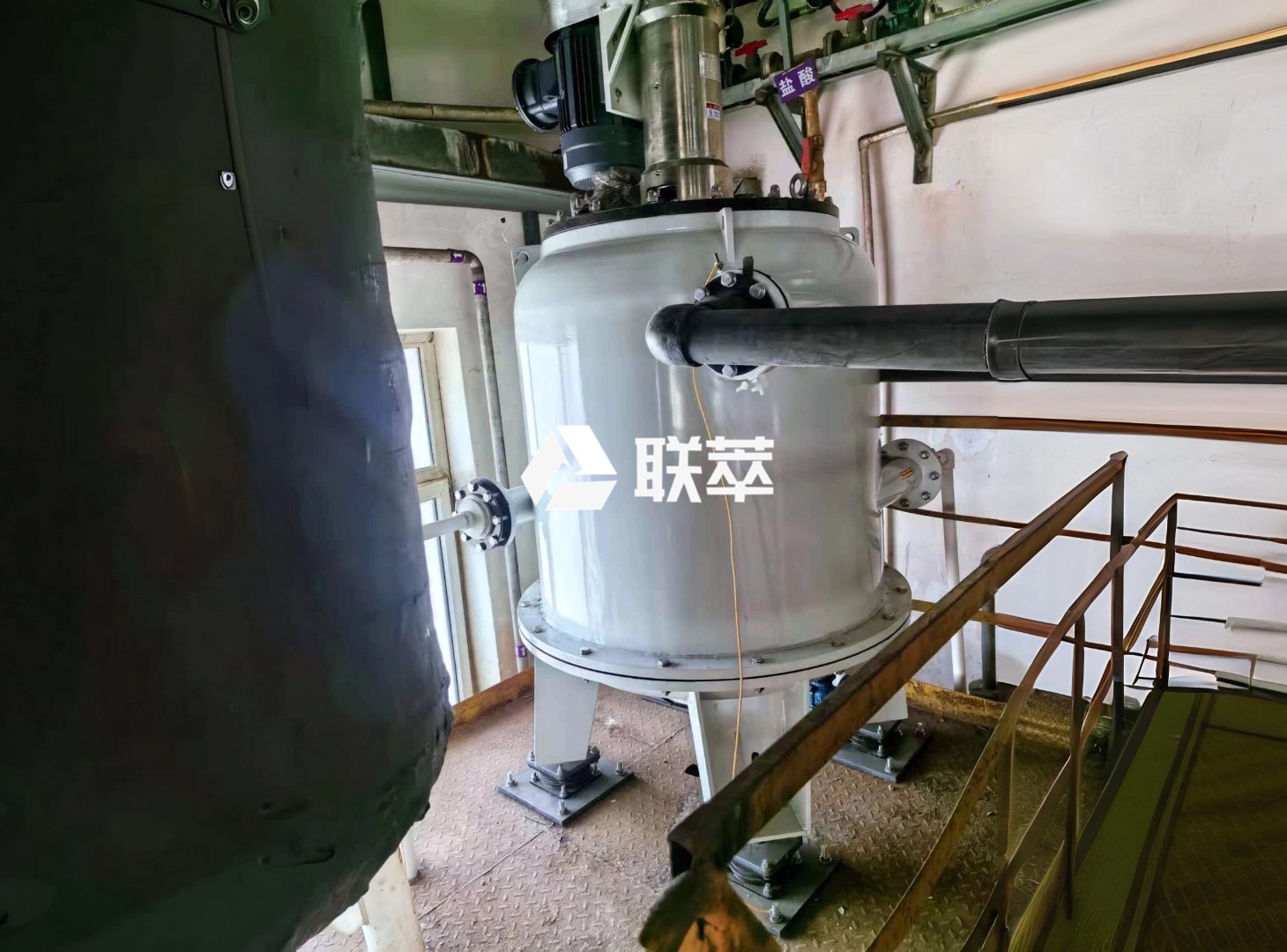 内蒙精细化工企业应用山东联萃LC-650型离心萃取机